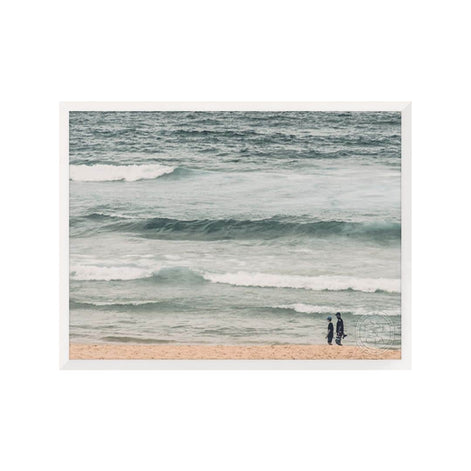 BEACH BREAKERS - White Frame