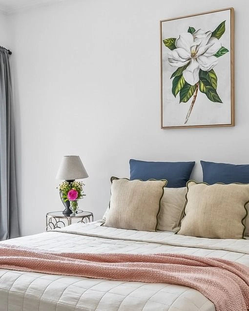 Pearly Beauty I – Natural Canvas